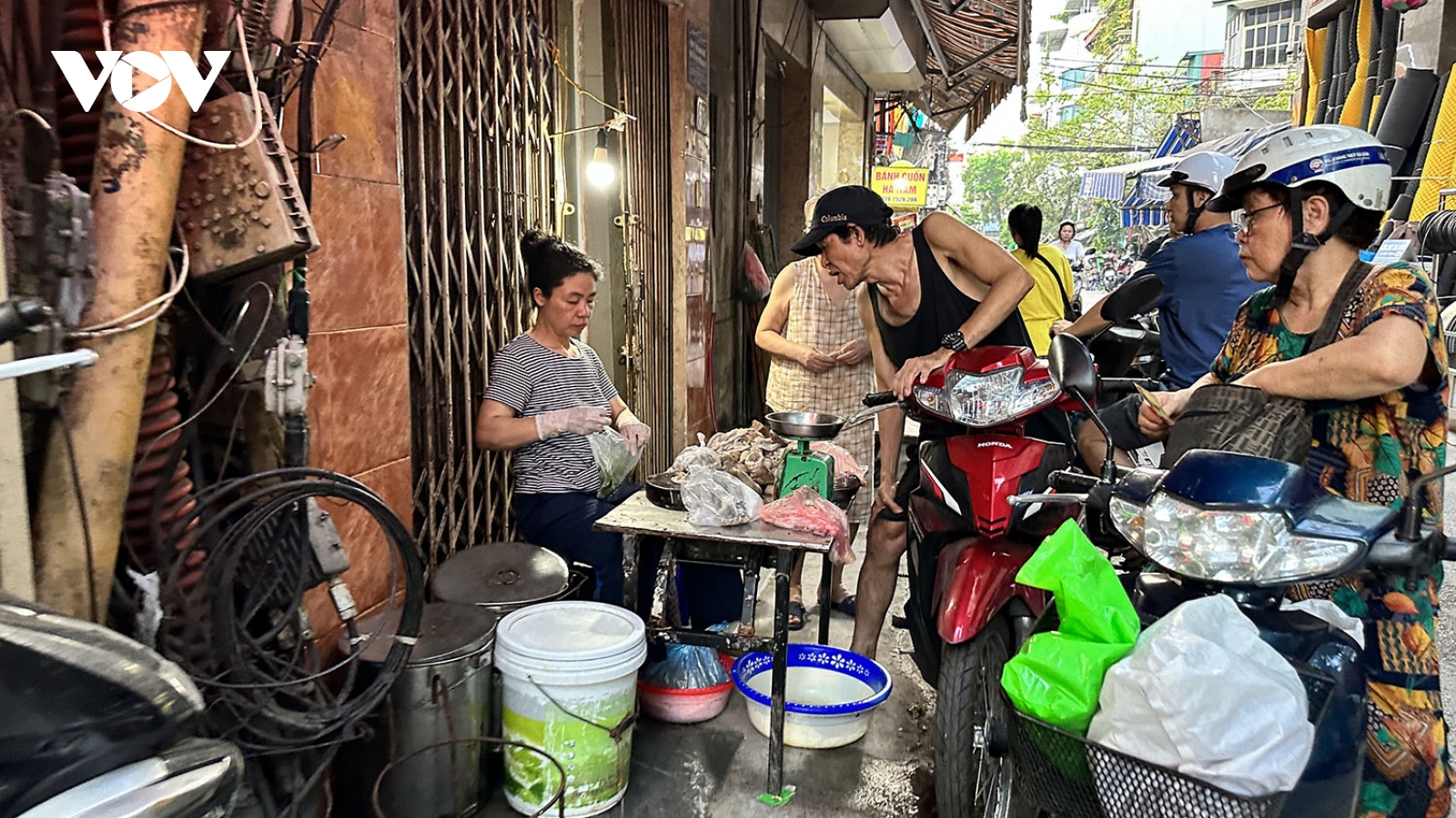 Thực phẩm đường phố và nguy cơ bùng phát ngộ độc mùa nắng nóng